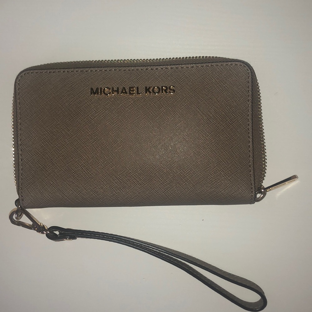 WRISTLET